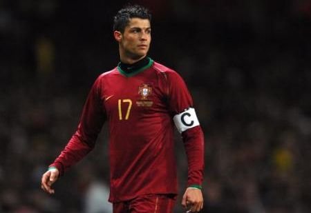 Cristiano Ronaldo cere protecţie din partea arbitrilor. FIFA vrea un joc cât mai liber