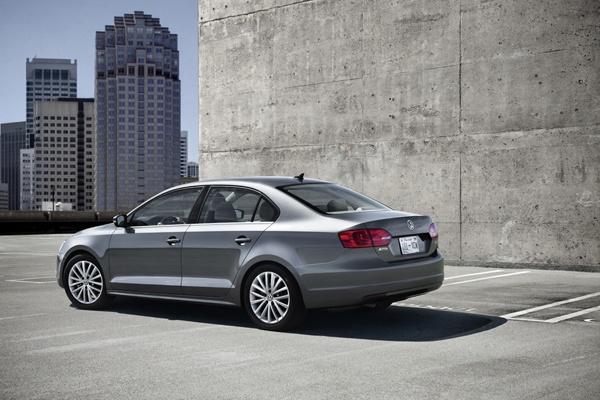 Noul Volkswagen Jetta, prezentat oficial în piaţa Times Square din New York (FOTO) 79969