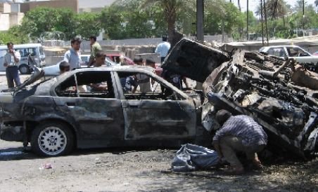 Două maşini-capcană au explodat la Bagdad. 26 de persoane au murit