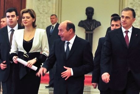 Parlamentul, somat din nou de Băsescu să accelereze adoptarea Codurilor de procedură la pachet cu legea ANI
