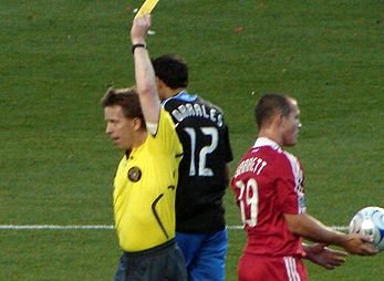 Regula cartonaşului galben, schimbată la CM 2010 pentru ca marii jucători să nu rateze finala