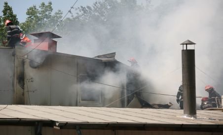 Incendiu la căminul Sf. Andrei din Bucureşti. 50 de copii cu probleme, la un pas de moarte