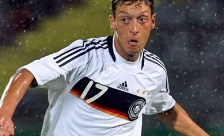 Germania - Ghana 1-0. Ambele echipe merg în optimi, unde nemţii dau nas în nas cu Anglia lui Capello