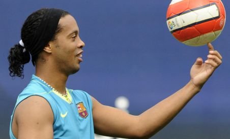 LA Galaxy caută să îl transfere pe Ronaldinho, după "reţeta" Beckham