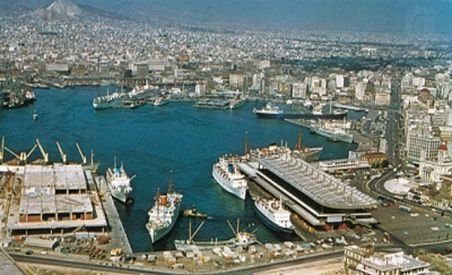 Sute de turişti blocaţi în portul Pireu după o grevă spontană a angajaţilor