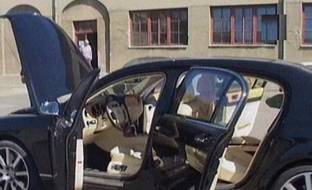Un cetăţean ucrainean a încercat să treacă un Bentley Continental furat prin Vama Vărşand
