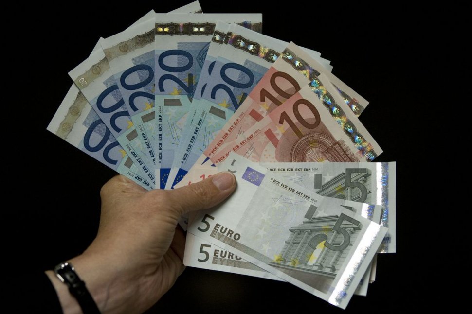 National Bank of Greece, acţionar majoritar la Banca Românească, emite obligaţiuni de 3 miliarde euro