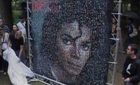 S-a împlinit un an de la moartea lui Michael Jackson. Fani din întreaga lume i-au adus tribut megastarului (VIDEO)
