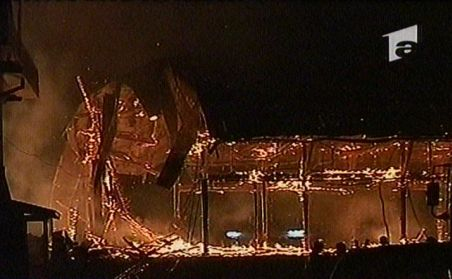 Focşani. Un depozit uriaş din apropierea gării a fost distrus de un incendiu (VIDEO)