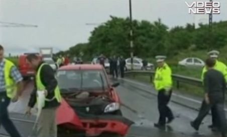 Hunedoara. Coliziune fatală între două maşini, soldată cu un mort şi nouă răniţi (VIDEO)