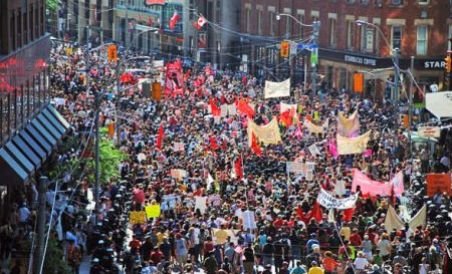 Violenţe la manifestaţia împotriva G20 de la Toronto (VIDEO)