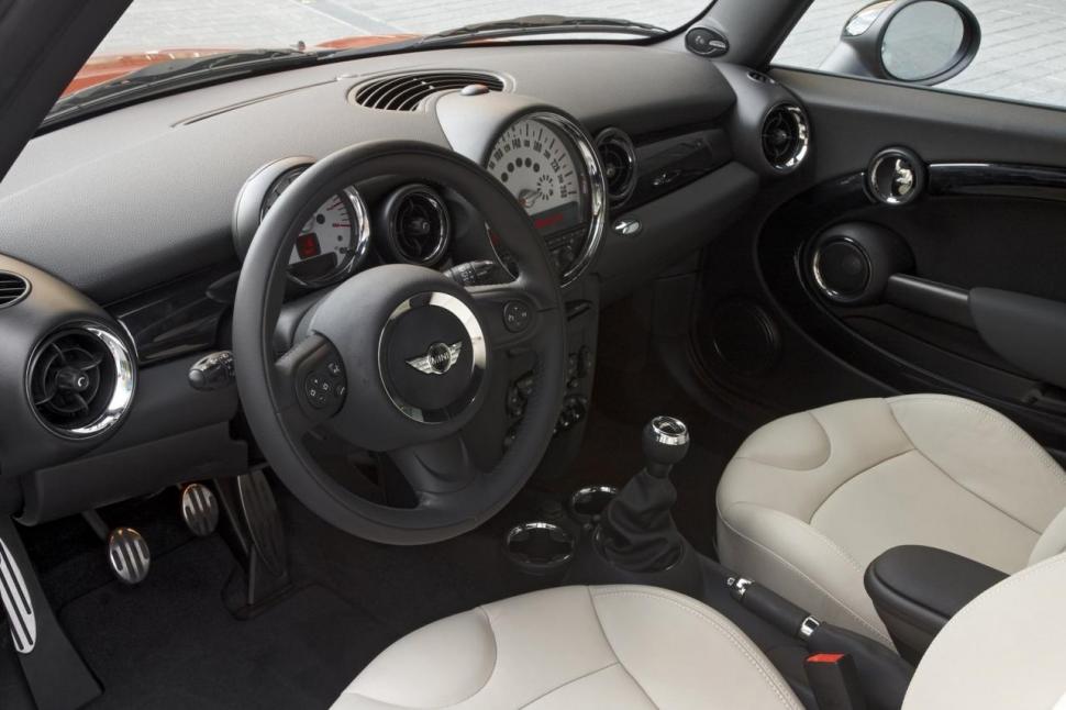 MINI dezvăluie facelift-ul modelelor Cooper, Coper Convertible şi Clubman. Toate versiunile dispun de noi motoare (FOTO) 80069