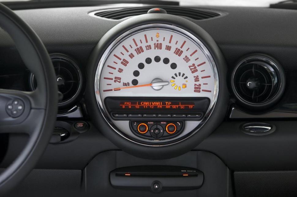 MINI dezvăluie facelift-ul modelelor Cooper, Coper Convertible şi Clubman. Toate versiunile dispun de noi motoare (FOTO) 80070