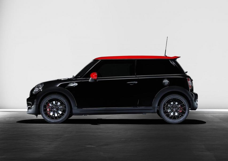 MINI dezvăluie facelift-ul modelelor Cooper, Coper Convertible şi Clubman. Toate versiunile dispun de noi motoare (FOTO) 80071