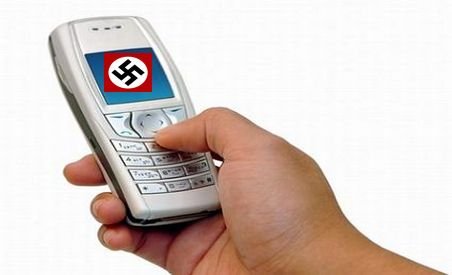 German arestat pentru că soneria telefonului său reproducea un discurs al lui Hitler
