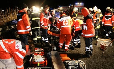 Germania. 24 de răniţi, după coliziunea unui camion românesc cu un autocar