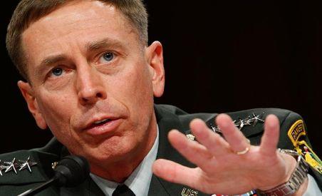 Noul comandant al trupelor NATO din Afganisten este generalul David Petraeus