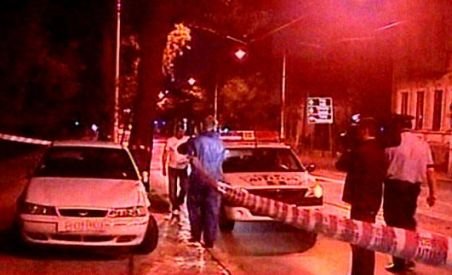 Urmărire ca-n filme în Bucureşti. Un şofer, care circula fără carnet şi cu farurile stinse, a accidentat grav un poliţist (VIDEO)