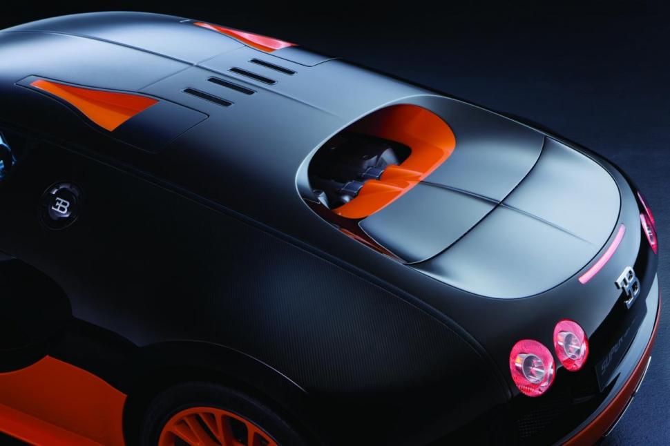 Bugatti anunţă Veyron 16.4 Super Sport. Bolidul cu o putere de 1.200 cai a stabilit un nou record mondial de viteză (FOTO) 80087