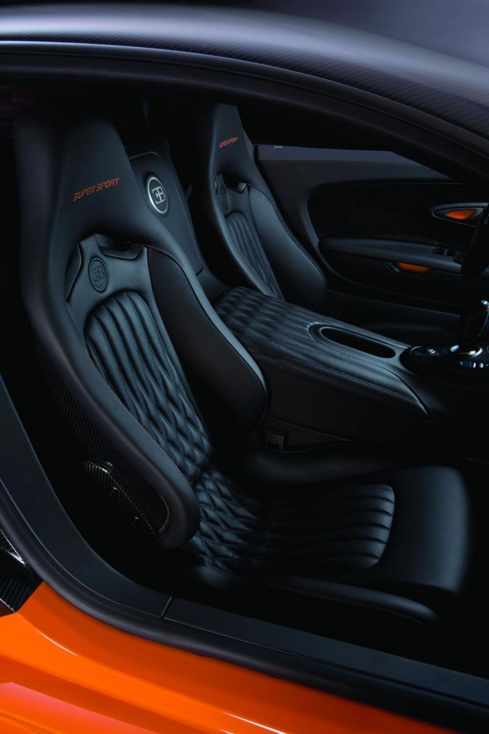 Bugatti anunţă Veyron 16.4 Super Sport. Bolidul cu o putere de 1.200 cai a stabilit un nou record mondial de viteză (FOTO) 80088