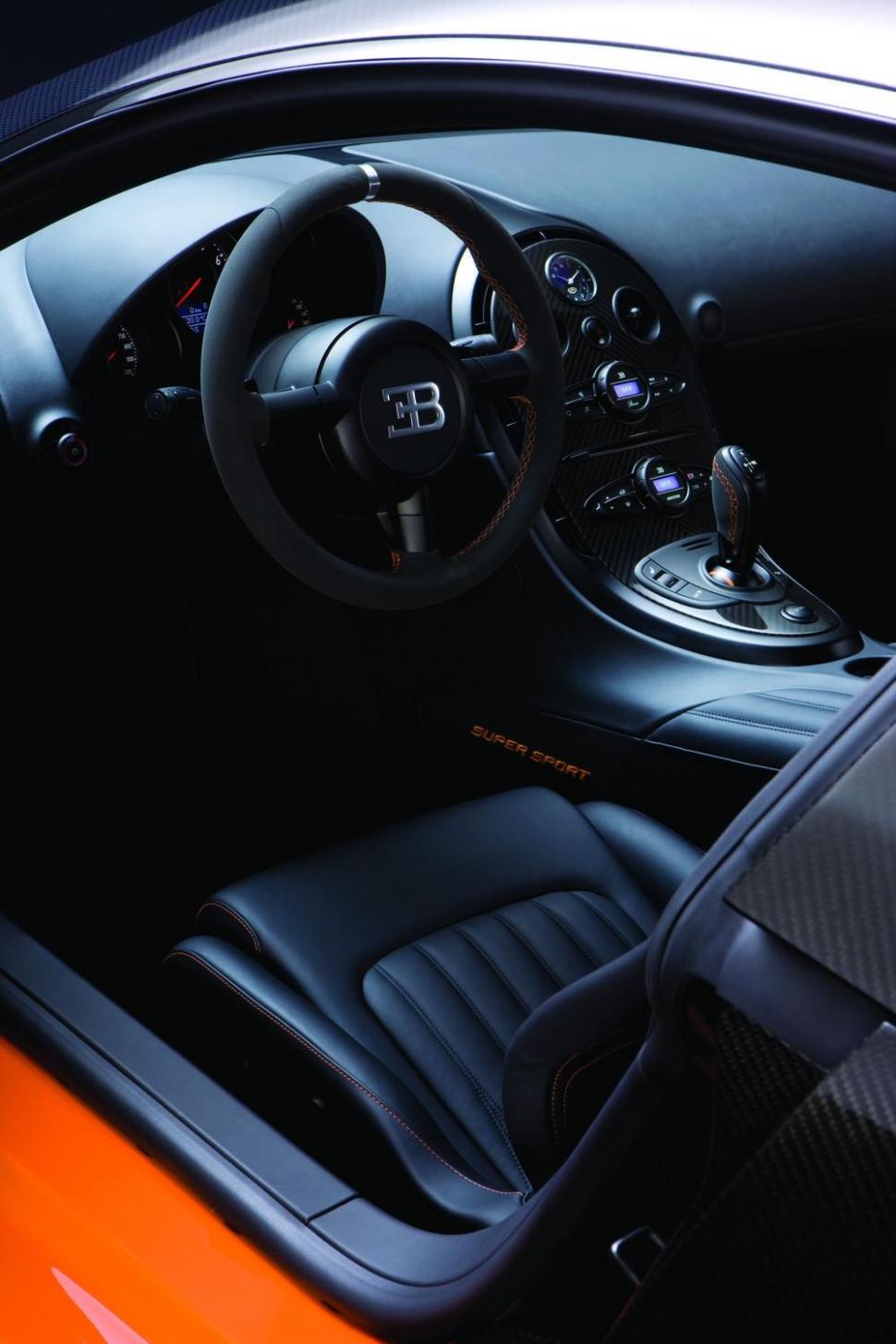 Bugatti anunţă Veyron 16.4 Super Sport. Bolidul cu o putere de 1.200 cai a stabilit un nou record mondial de viteză (FOTO) 80089