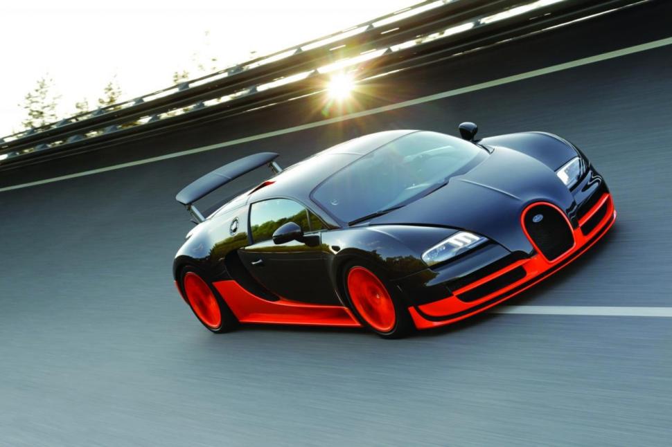 Bugatti anunţă Veyron 16.4 Super Sport. Bolidul cu o putere de 1.200 cai a stabilit un nou record mondial de viteză (FOTO) 80092