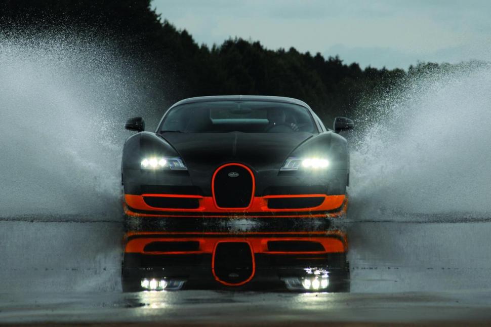 Bugatti anunţă Veyron 16.4 Super Sport. Bolidul cu o putere de 1.200 cai a stabilit un nou record mondial de viteză (FOTO) 80095