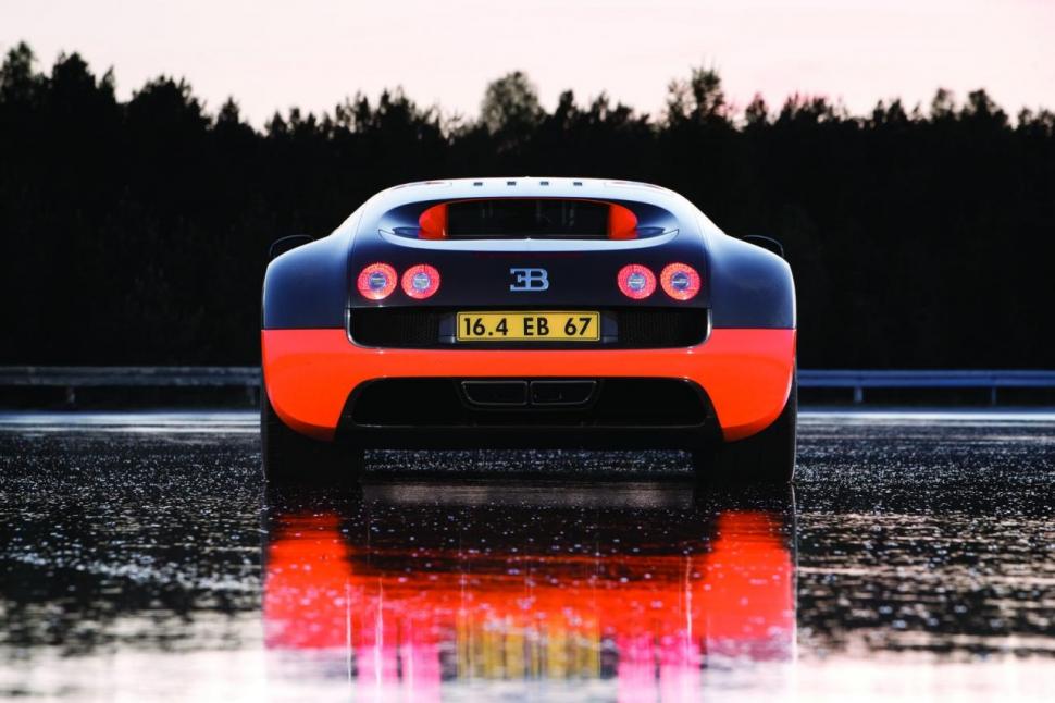 Bugatti anunţă Veyron 16.4 Super Sport. Bolidul cu o putere de 1.200 cai a stabilit un nou record mondial de viteză (FOTO) 80097