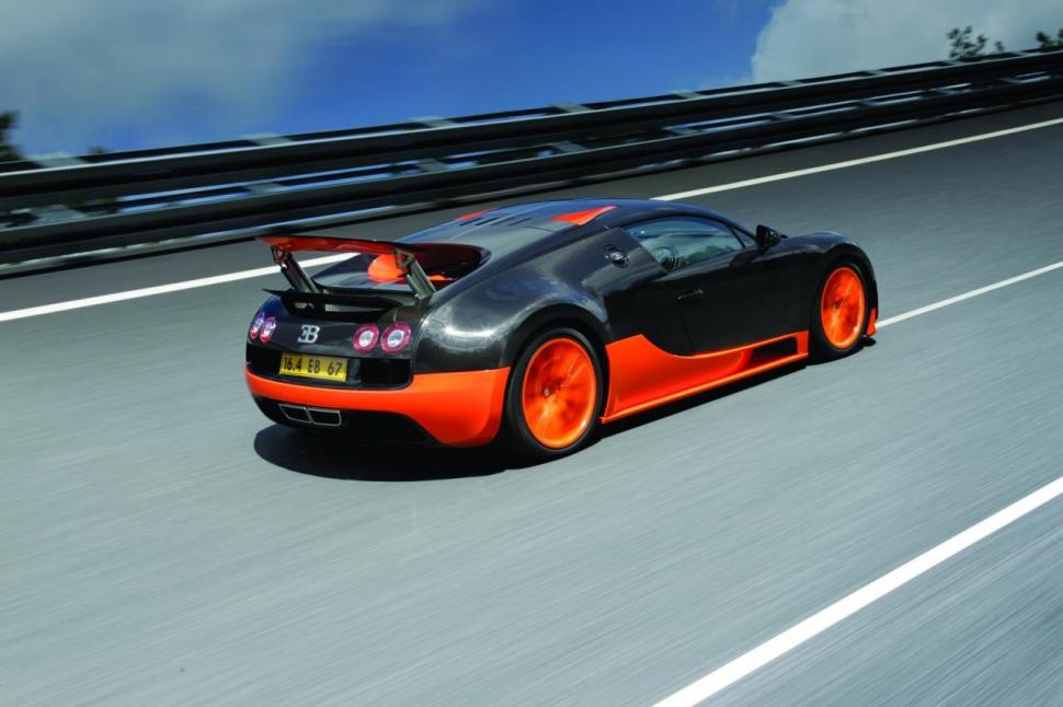 Bugatti anunţă Veyron 16.4 Super Sport. Bolidul cu o putere de 1.200 cai a stabilit un nou record mondial de viteză (FOTO) 80099