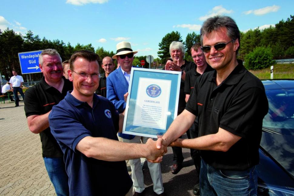 Bugatti anunţă Veyron 16.4 Super Sport. Bolidul cu o putere de 1.200 cai a stabilit un nou record mondial de viteză (FOTO) 80100