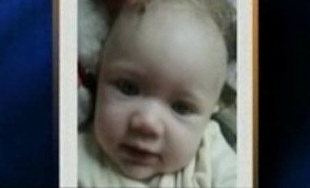Fetiţă de cinci luni, răpită din casa părinţilor adoptivi (VIDEO)
