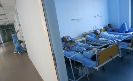 Peste 20 de spitale amendate pentru nereguli la achiziţiile publice