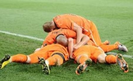 Olanda s-a calificat în finala Cupei Mondiale, după 3-2 cu Uruguay