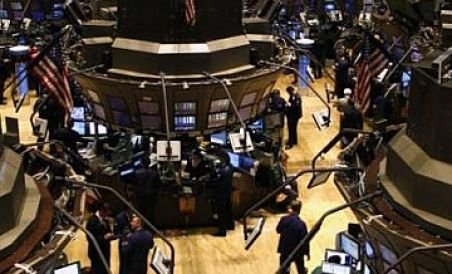 Wall Street urcă modest după cinci zile de pierderi
