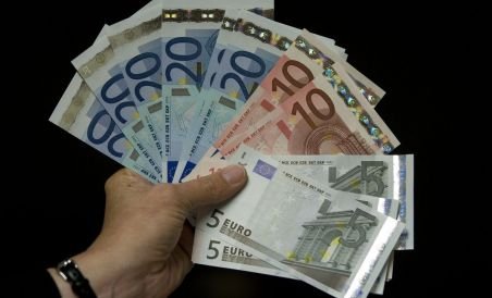 Marile bănci europene ar putea înghiţi mai mulţi bani