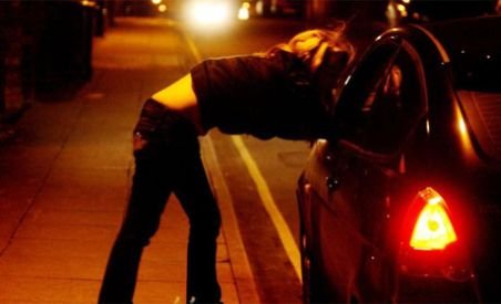 Spania. O prostituată româncă de 18 ani, arestată pentru uciderea unui conaţional 