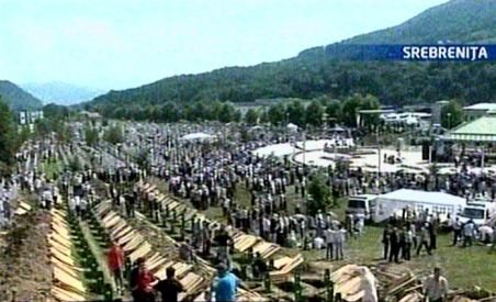 Zeci de mii de persoane au participat la comemorarea a 15 ani de la masacrul din Srebeniţa (VIDEO)