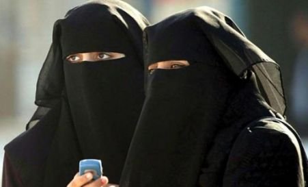 Franţa a interzis integral vălul islamic în locurile publice