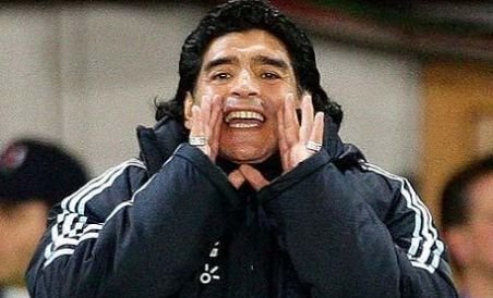 Argentina îi va oferi un nou contract lui Maradona