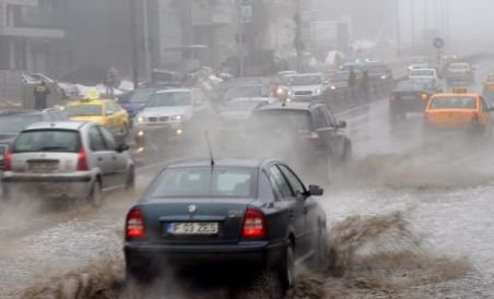 Avertizare de furtuni imediate pentru Bucureşti şi Ilfov