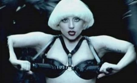 Lady Gaga va lansa un parfum care-i va purta numele (VIDEO)
