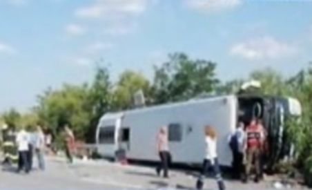 Turcia. Un român a murit, iar 11 au fost răniţi într-un accident de autocar (VIDEO)