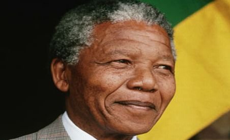 Fostul preşedinte sud african Nelson Mandela a împlinit 92 de ani 