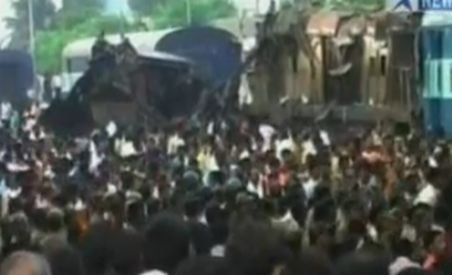 Grav accident feroviar în India. 60 de oameni au murit, peste 150 au fost răniţi