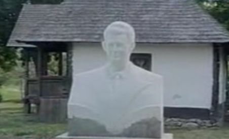 Locuitorii din Scorniceşti sunt convinşi că trupurile deshumate sunt ale soţilor Ceauşescu (VIDEO)