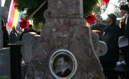 Deshumarea soţilor Ceauşescu: Probele-martor, prelevate de la fiul şi fratele dictatorului