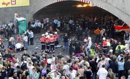 Germania. 19 morţi şi 340 de răniţi, bilanţul victimelor de la Love Parade (VIDEO)
