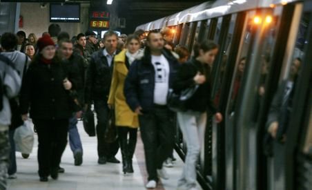 A fost reluată circulaţia metroului între staţiile Timpuri Noi şi Nicolae Grigorescu (VIDEO)