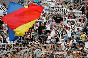 Încăierare generală între fanii Stelei şi cei clujeni, după meciul de la Alba Iulia (VIDEO)