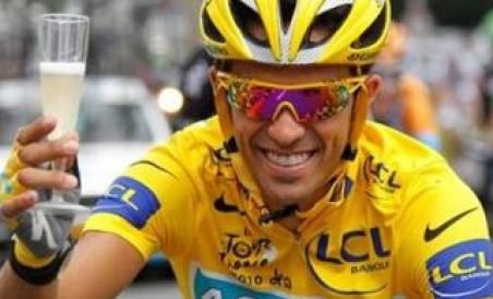 Alberto Contador, campionul Turului Franţei, a părăsit echipa Astana